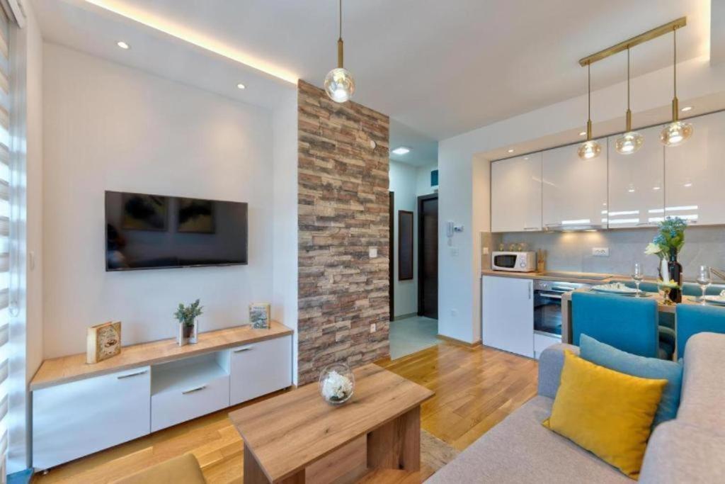 Ema Lux - Zgrada Panorama Apartment Soko Banja Exterior foto