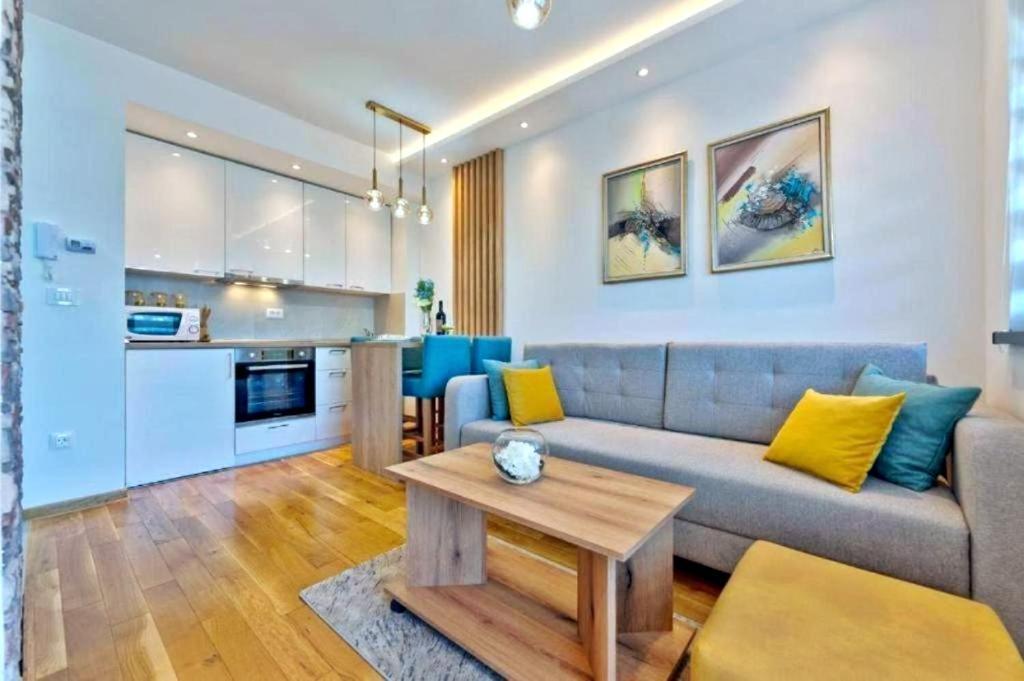 Ema Lux - Zgrada Panorama Apartment Soko Banja Exterior foto